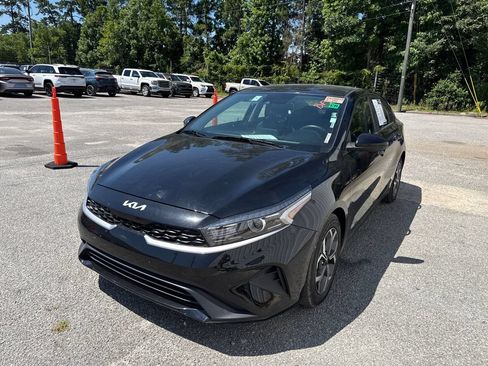 Used 2024 Kia Forte LXS FWD image 4