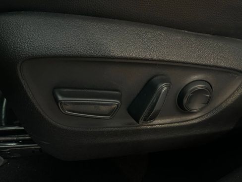 Used 2025 Toyota Grand Highlander FWD image 22