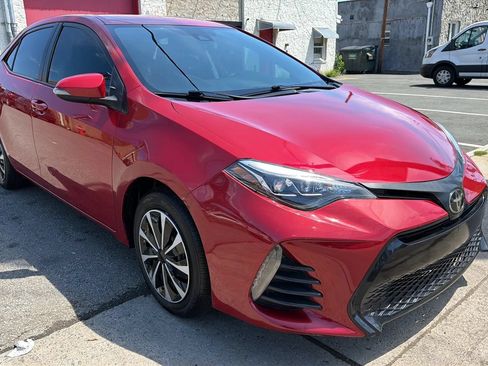 Used 2019 Toyota Corolla SE FWD image 3