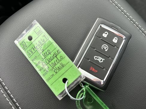 New 2025 Jeep Grand Cherokee L Altitude image 3