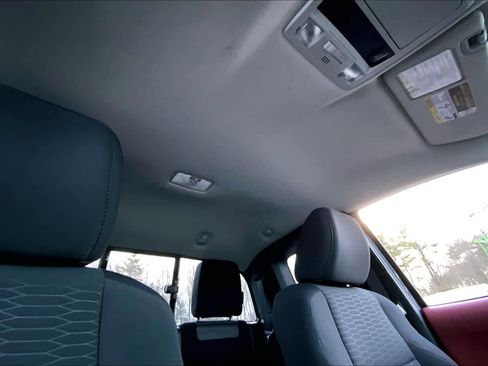 Used 2016 Toyota Tacoma SR5 w/ SR5 Appearance Package (SN) image 14