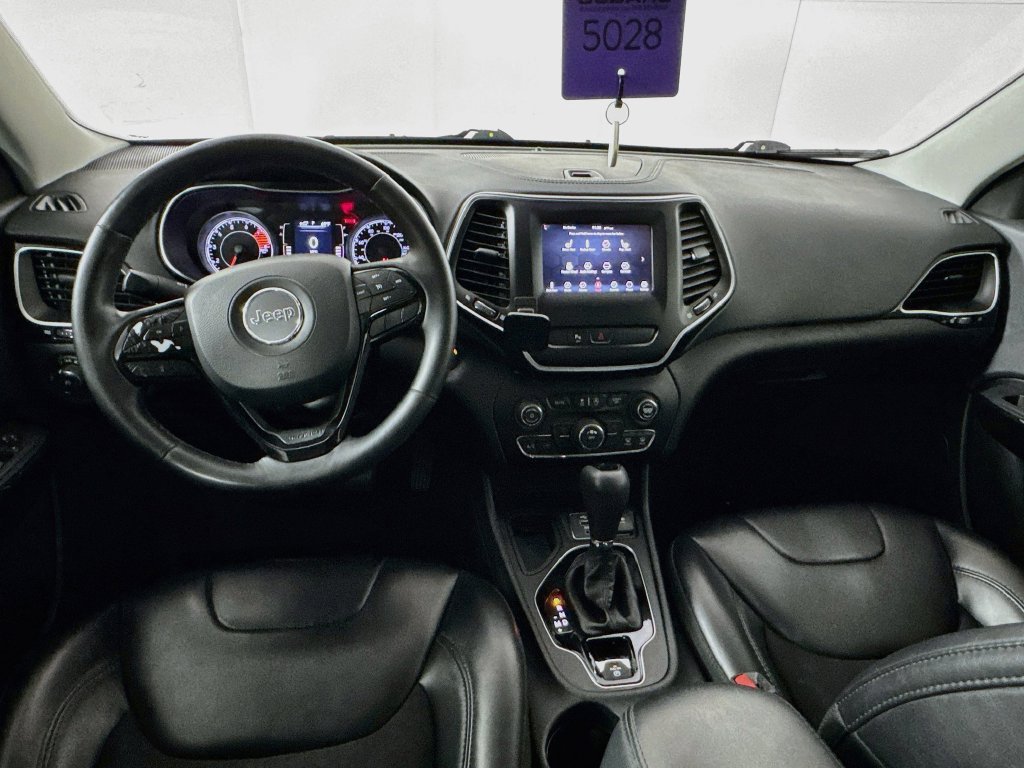 Used 2019 Jeep Cherokee Latitude Plus FWD image 27
