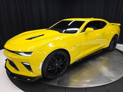Used 2017 Chevrolet Camaro SS RWD image 42
