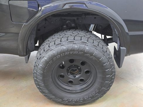 Used 2016 Nissan Titan PRO-4X w/ Pro-4x Convenience Package AWD/4WD image 30