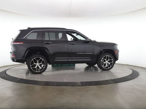 Used 2025 Jeep Grand Cherokee Summit AWD/4WD image 6