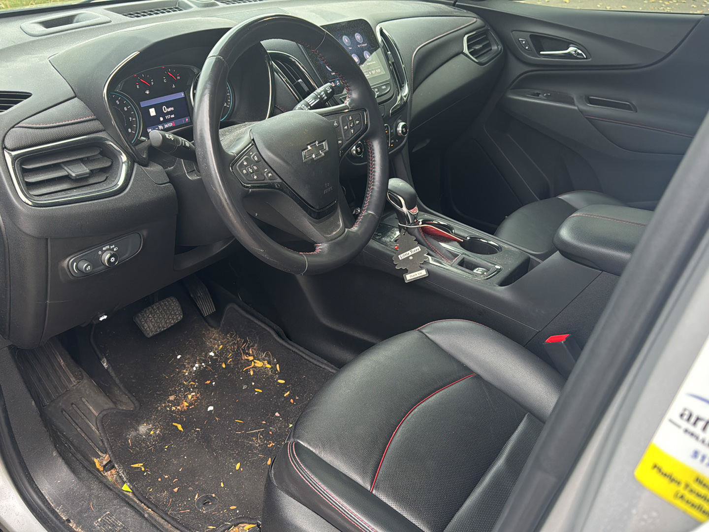 Used 2022 Chevrolet Equinox RS w/ RS Leather Package FWD image 11
