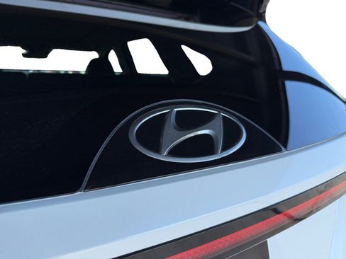 Used 2022 Hyundai Tucson Limited AWD/4WD image 12