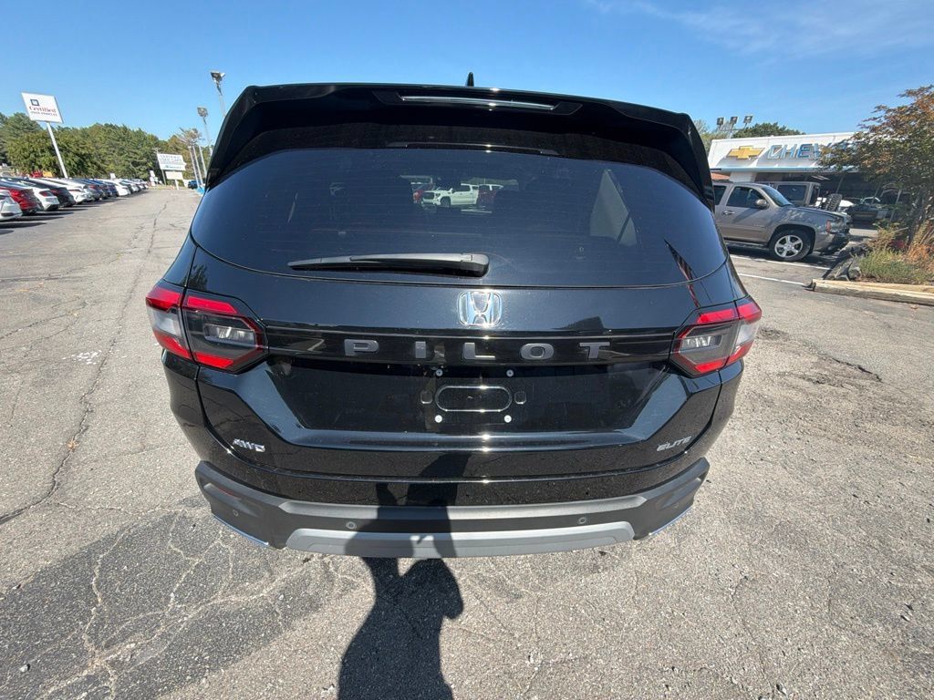 Used 2025 Honda Pilot Elite image 4