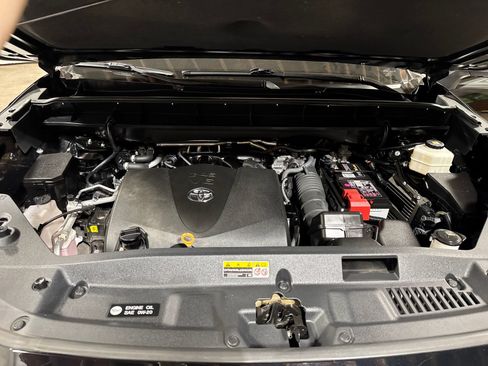 Used 2020 Toyota Highlander Platinum AWD/4WD image 30