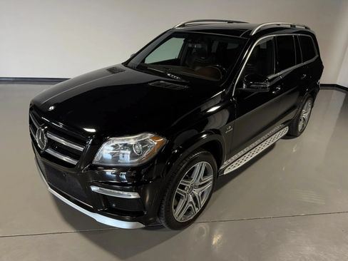 Used 2015 Mercedes-Benz GL 63 AMG 4MATIC image 4