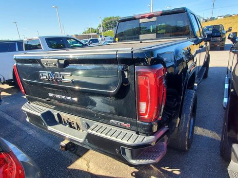 Used 2022 GMC Sierra 2500 AT4 w/ AT4 Premium Plus Package AWD/4WD image 9