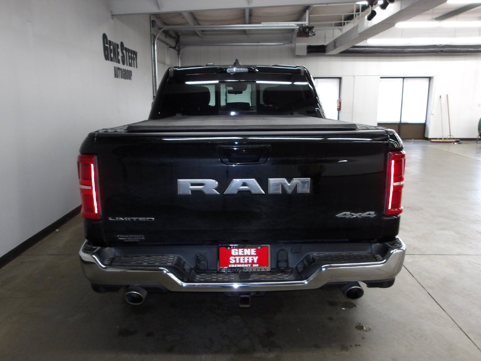 Used 2026 RAM 1500 Limited AWD/4WD image 7