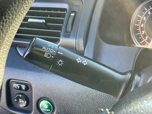 Used 2017 Honda Pilot LX image 33