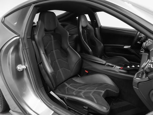 Used 2014 Ferrari F12 Berlinetta RWD image 23