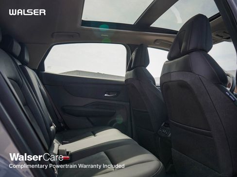 New 2025 Nissan Ariya AWD image 12