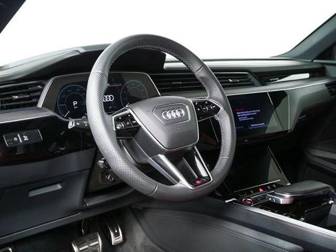 Used 2024 Audi SQ8 e-tron Premium Plus w/ Black Optic Package AWD/4WD image 4
