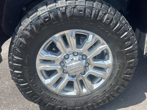 Used 2022 GMC Sierra 2500 Denali w/ Denali Ultimate Package AWD/4WD image 14