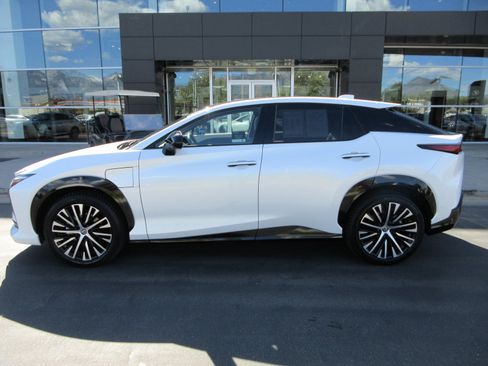 Used 2023 Lexus RZ 450e Premium w/ Cold Area Package AWD/4WD image 3