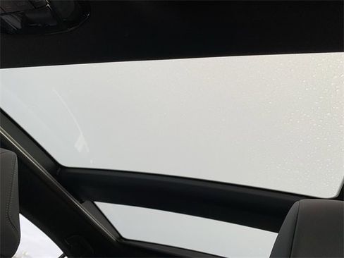 Used 2022 Toyota Venza Limited image 30