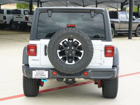 Used 2025 Jeep Wrangler Unlimited Rubicon 4xe w/ Safety Group AWD/4WD image 4
