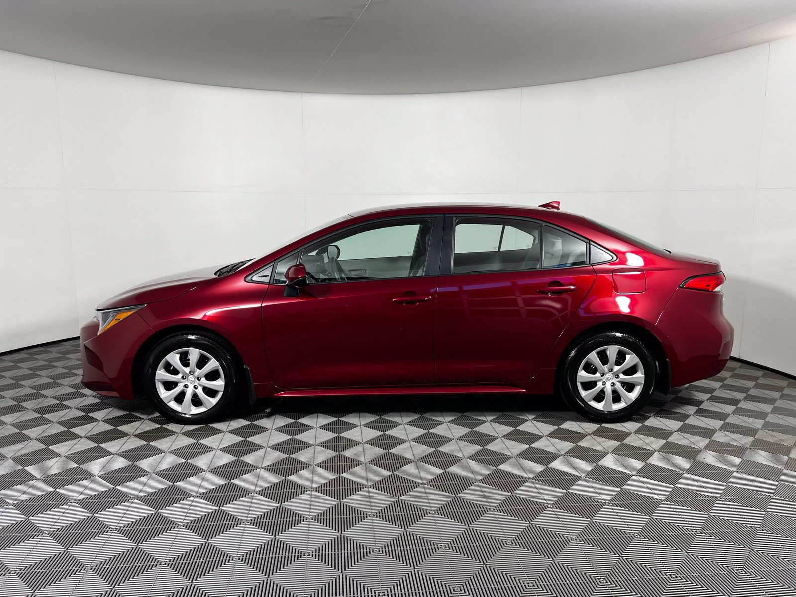 Certified 2025 Toyota Corolla LE FWD image 8
