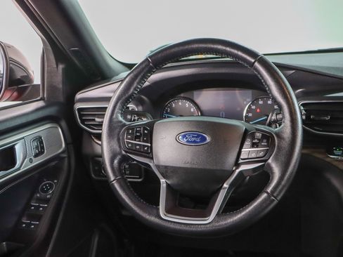 Used 2020 Ford Explorer Limited w/ Class III Trailer Tow Package image 12