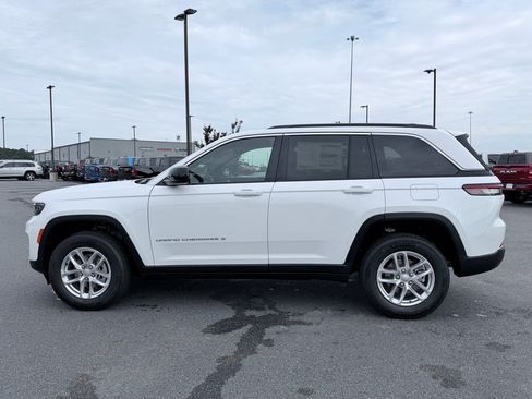 New 2026 Jeep Grand Cherokee Laredo RWD image 5