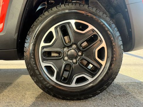 Used 2016 Jeep Renegade Trailhawk AWD/4WD image 17