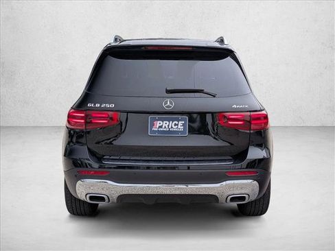 Used 2025 Mercedes-Benz GLB 250 4MATIC image 7