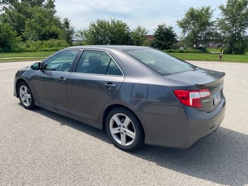 Used 2014 Toyota Camry SE FWD image 4