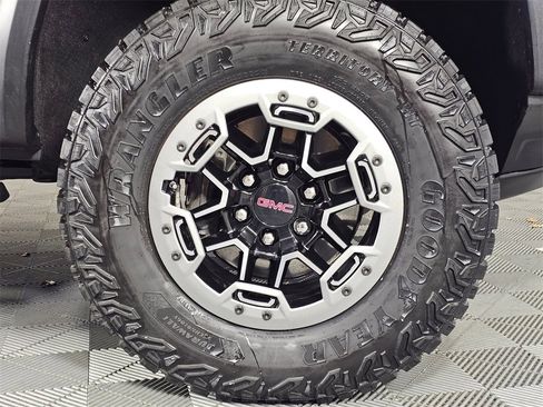 Used 2023 GMC Canyon AT4X w/ Edition 1 image 9