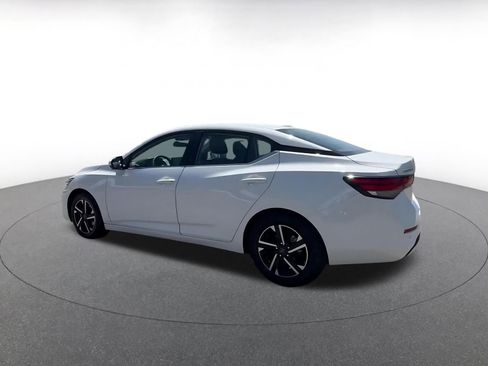 Used 2025 Nissan Sentra SV FWD image 10