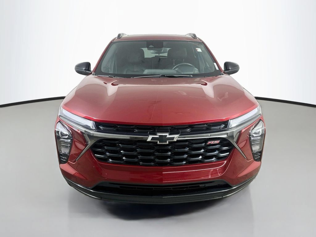 Used 2025 Chevrolet Trax RS w/ Sunroof Package FWD image 2
