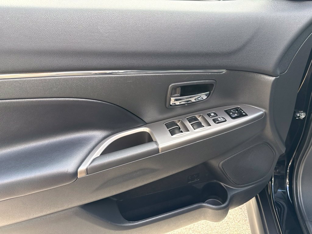 Used 2025 Mitsubishi Outlander Sport ES AWD/4WD image 21