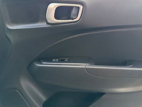 Certified 2023 Hyundai Venue SEL image 22