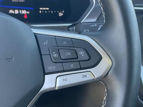 Certified 2023 Volkswagen Tiguan SE w/ Panoramic Sunroof Package FWD image 9
