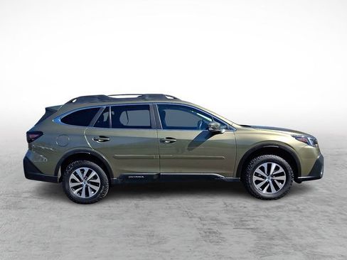 Used 2020 Subaru Outback Premium image 7