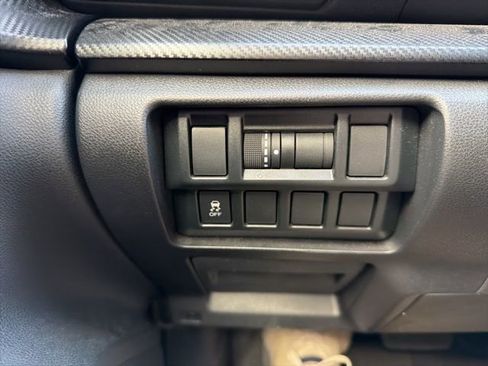 Used 2019 Subaru Crosstrek 2.0i Premium image 18