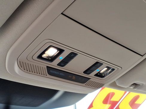 Used 2023 Ford Explorer XLT w/ Equipment Group 202A AWD/4WD image 21