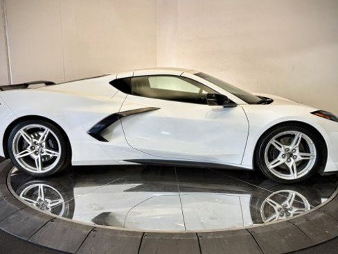 Used 2023 Chevrolet Corvette Stingray Premium Cpe w/ Z51 Performance Package image 27