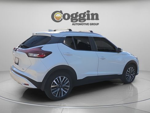Used 2022 Nissan Kicks SV FWD image 5