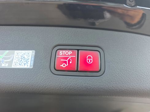 Used 2026 Mercedes-Benz GLC 300 4MATIC image 10