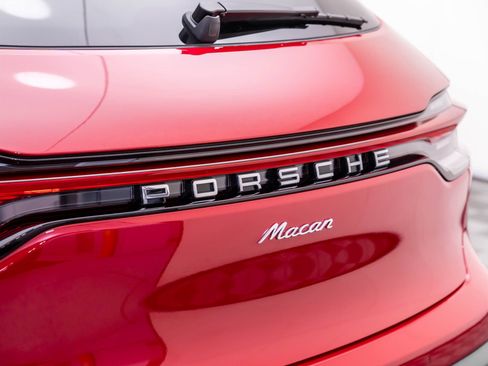 New 2026 Porsche Macan image 34
