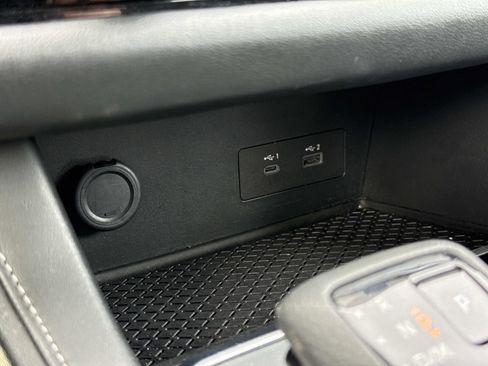 Used 2025 Nissan Pathfinder SV image 12