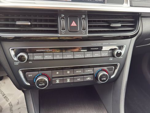 Used 2019 Kia Optima EX w/ EX Premium Package image 29