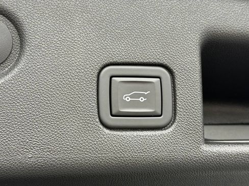 Used 2024 Chevrolet Equinox RS FWD image 26