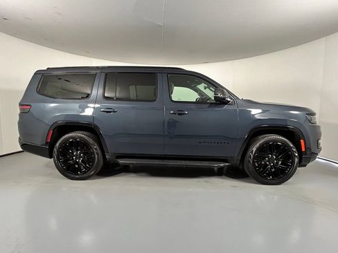 Used 2023 Jeep Wagoneer Series II AWD/4WD image 8