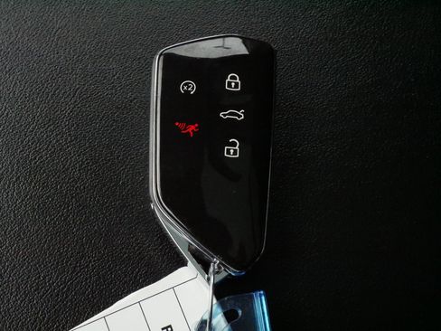 Certified 2024 Volkswagen Atlas SE image 32