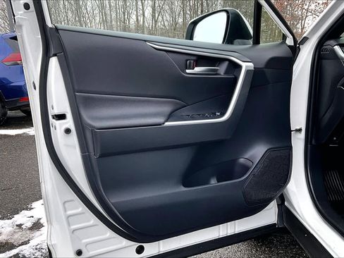 Certified 2023 Toyota RAV4 SE image 19