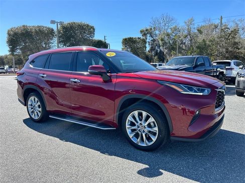 Used 2023 Toyota Highlander Limited image 1